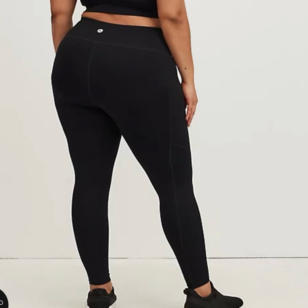 Torrid size 3 FULL LENGTH LEGGING - PERFORMANCE CORE BLACK